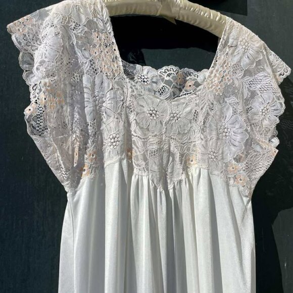 Vintage cream slip dress nightgown  floral lace bust  women's lingerie - Picture 4 of 11